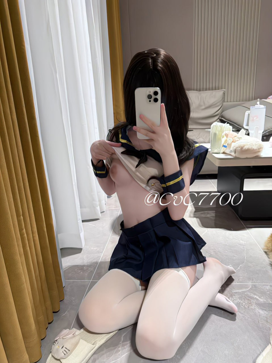 超顶级超嫩馒头白虎可萝可御 萝莉福利姬 猫猫咪 私拍