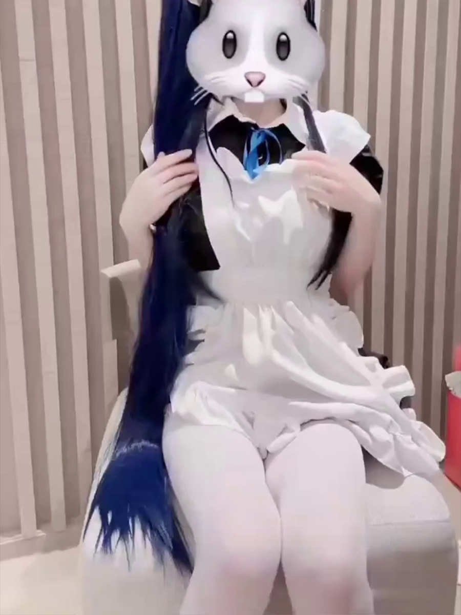 顶级高颜值萝莉，白虎嫩穴自慰福利 很是骚美了 。